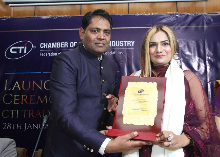Dietician Shikha Aggarwal Sharma honored by Ram Niwas Goyal Delhi Legislative Assembly Speaker